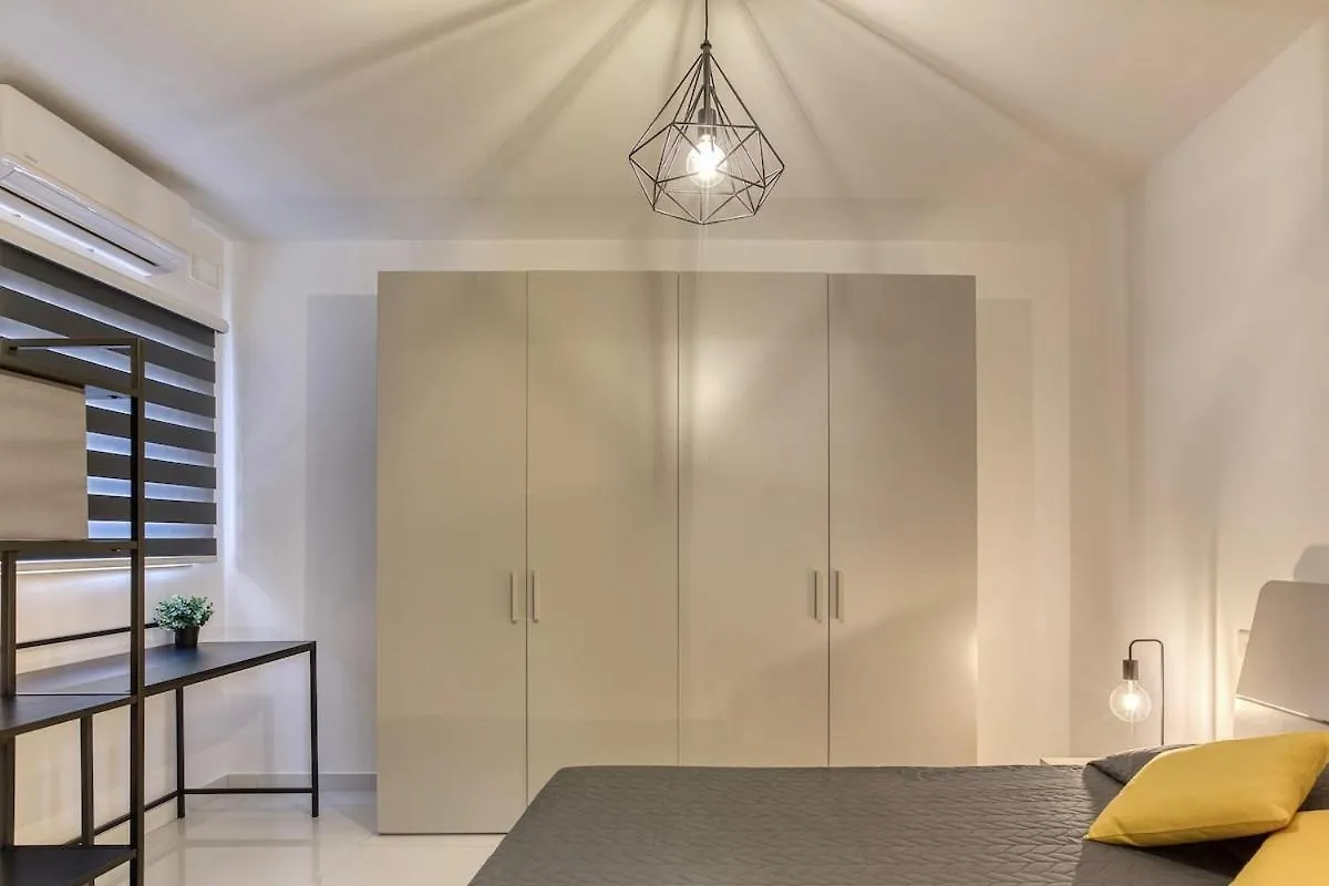 Luxury 2Br Apt Just Off Sliema Promenade 0*,  Malta
